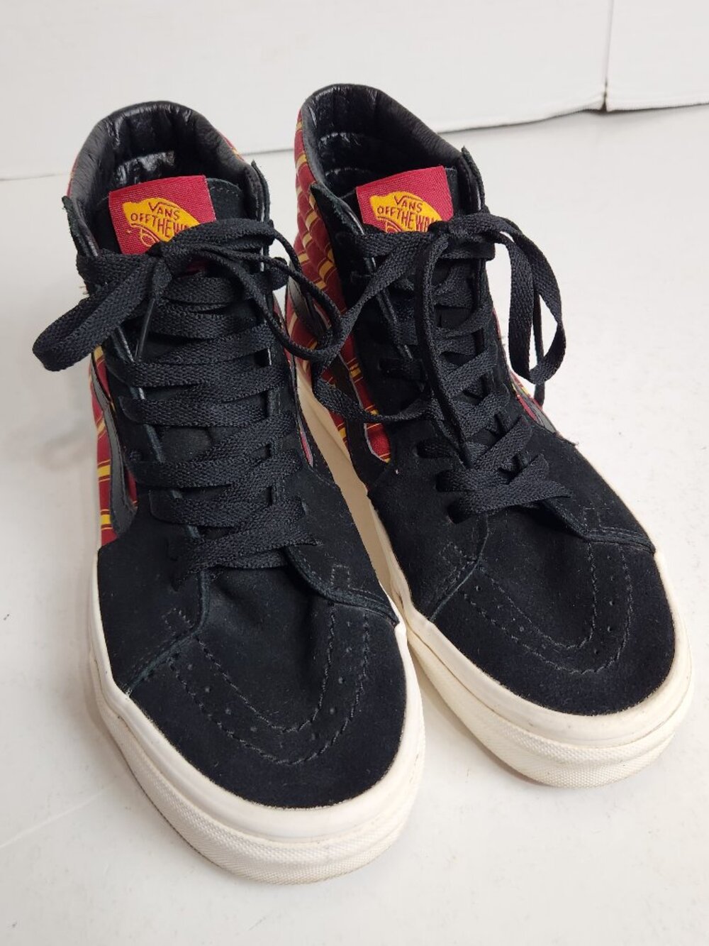 Vans Harry Potter Sk8-Hi Gryffindor Shoes Limited Edition Women's 8.5 Men's 7.0